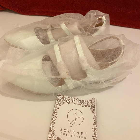 Journee essie flat collection - Picture 7 of 8